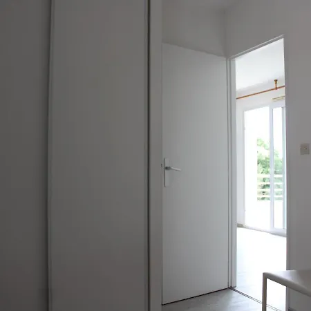 Apartment Appartement T2 Avec Balcon, Parking Et Piscine, Proche Commodites - Fr-1-535-32 La Rochelle (Charente-Maritime)
